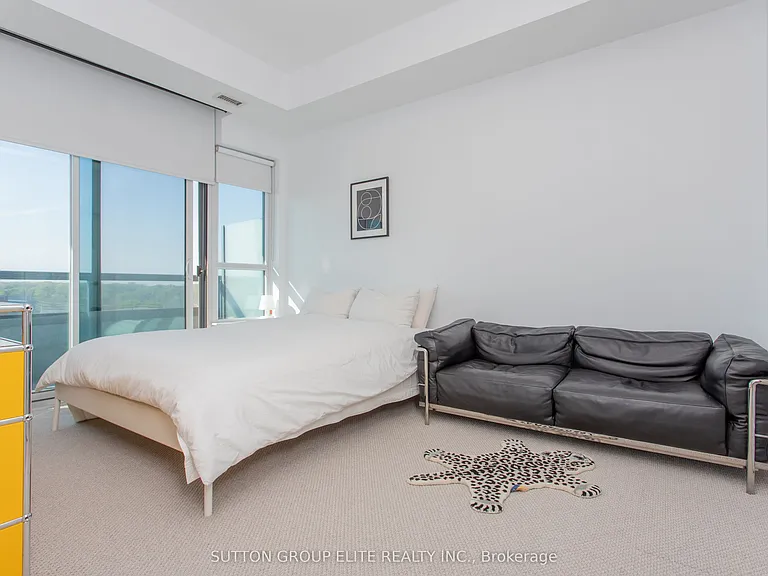 1 Hurontario St #808 — Photo 12