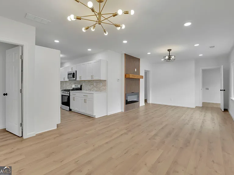 808 S Park Dr SE — Photo 5