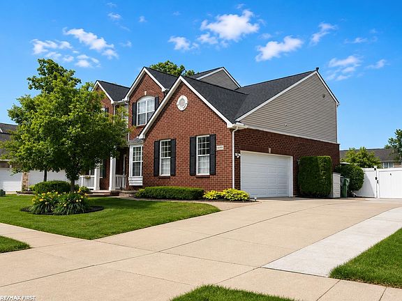 3rd image of 55590 Irvin Dr