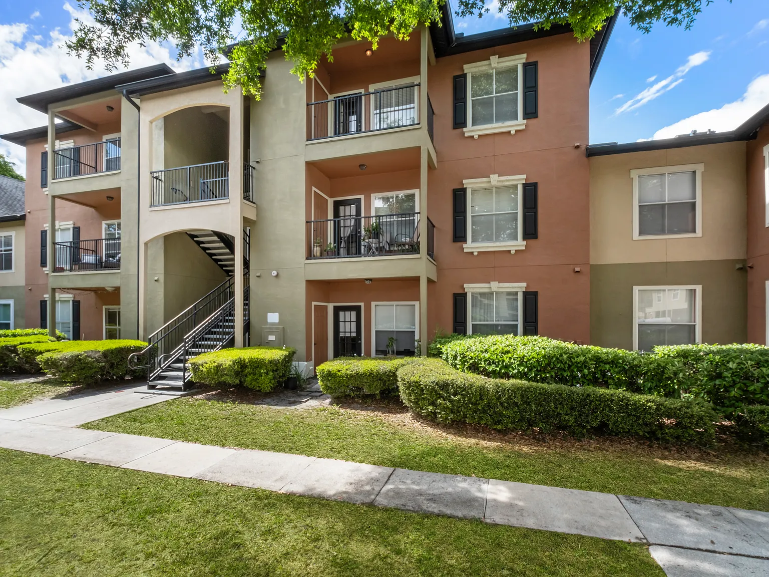 1 bed, 713 sqft, $1,250 — Photo 1
