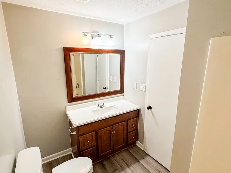 926 Carson Ln SW — Photo 9