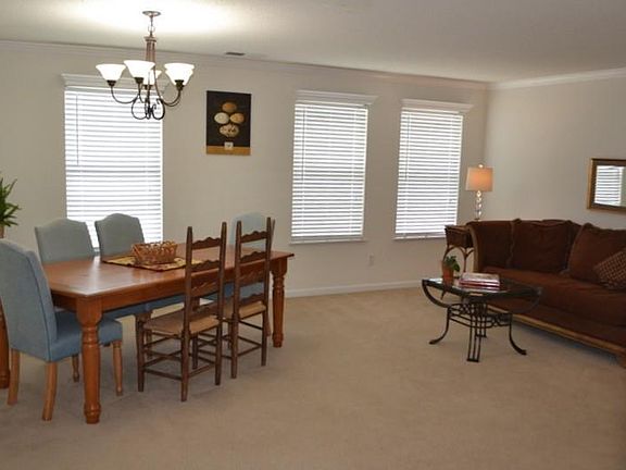 4th image of 1007 Sycamore Ln