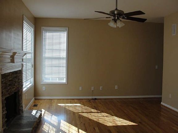2nd image of 2477 Wilshire Way