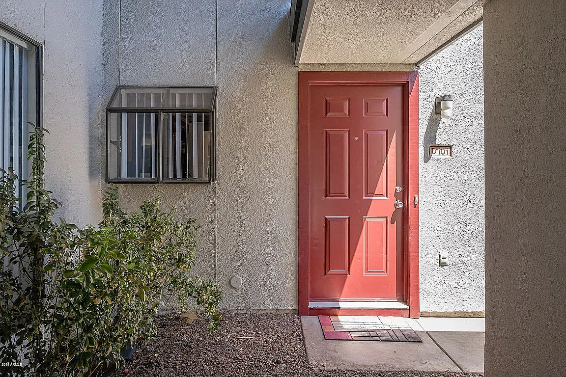 2 bed, 1174 sqft, $1,750 — Photo 1