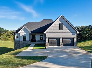 736 Cow Poke Ln, Rutledge, TN 37861