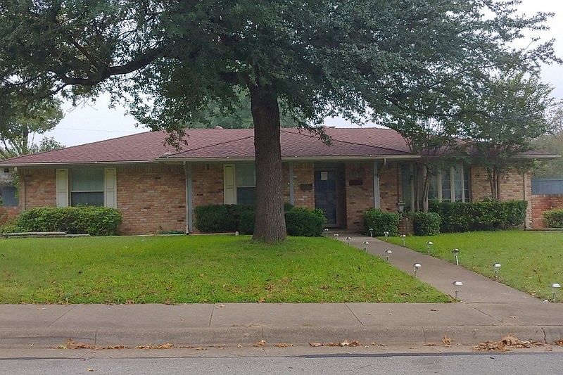 1st image of 817 Ray Andra Dr