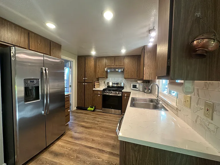 1465 Madrone Way — Photo 13