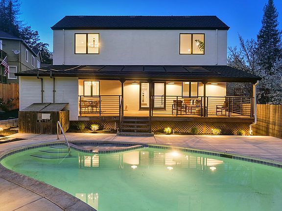 4th image of 3079 Oak Knoll Dr