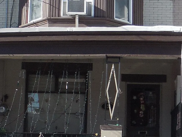 131 E Coulter St — Photo 2