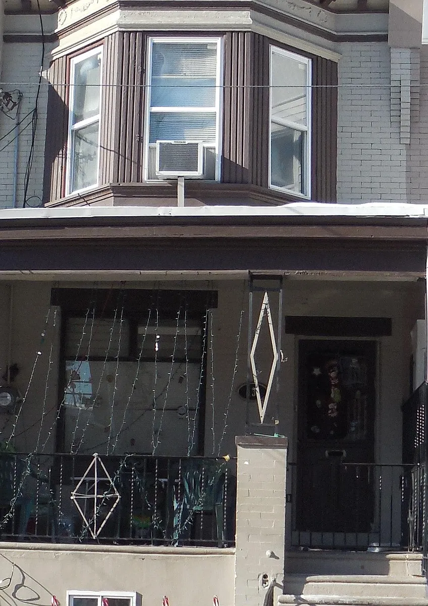 Building Photo - 131 E Coulter St