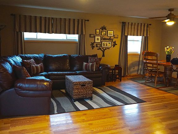 2nd image of 710 Shetland Cir