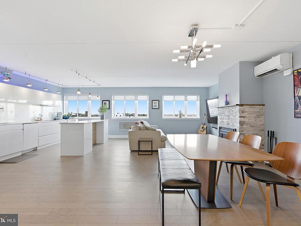 1st image of 200 Lombard St #717
