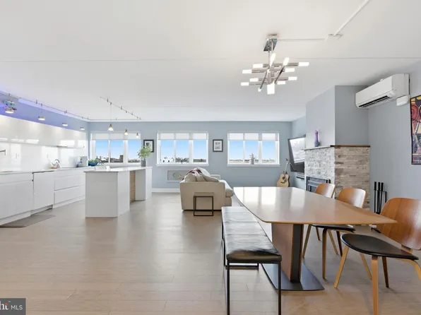 200 Lombard St #717, Philadelphia, PA 19147