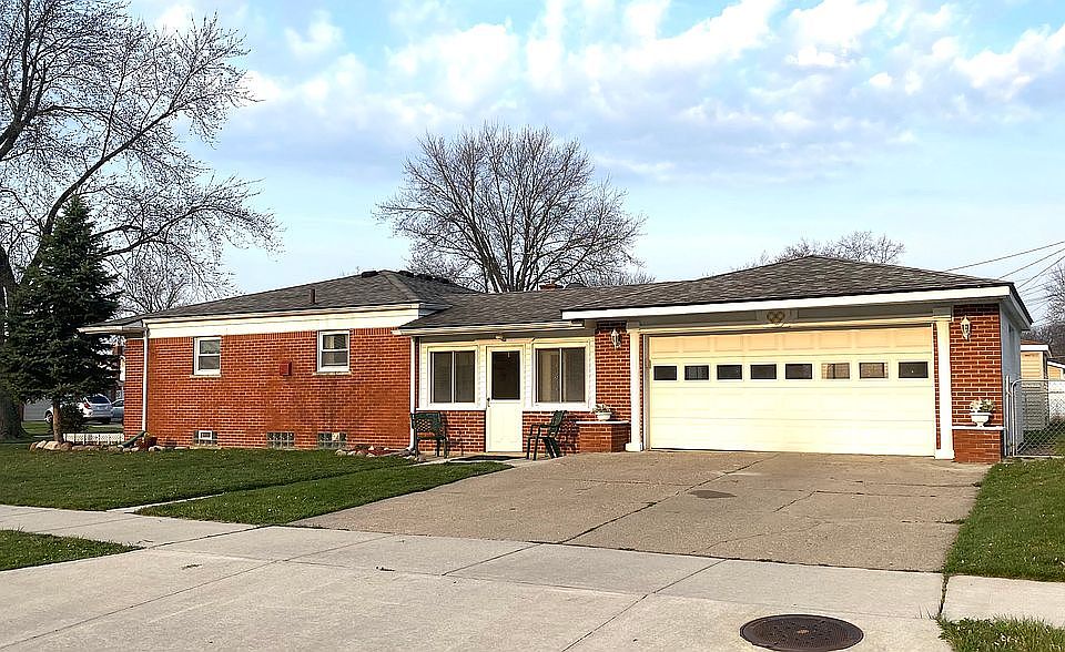 1st image of 15551 Grovedale St
