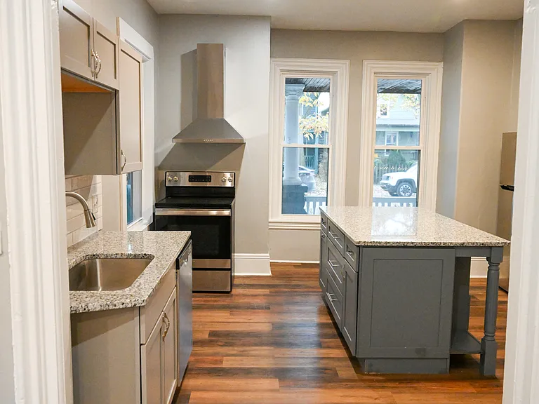 4015 Whitman Ave — Photo 6