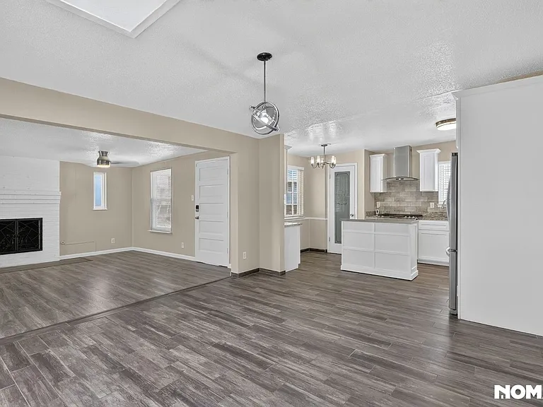 2045 Solano Dr — Photo 6
