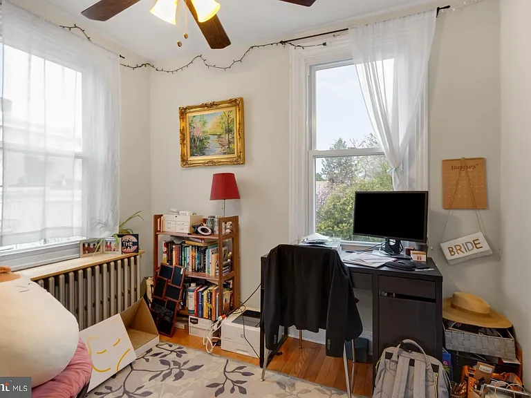 105 W Salaignac St — Photo 17