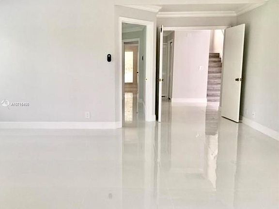 5th image of 1243 Manor Dr S