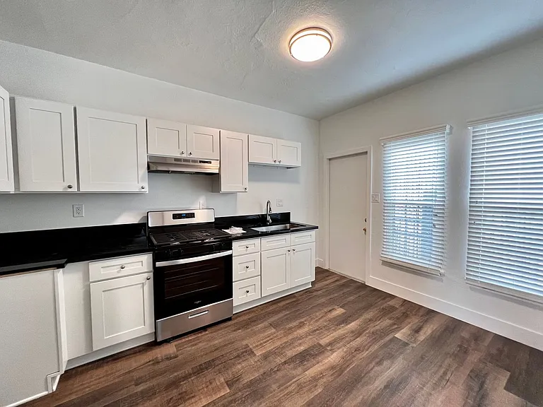 three Bedroom — Photo 1