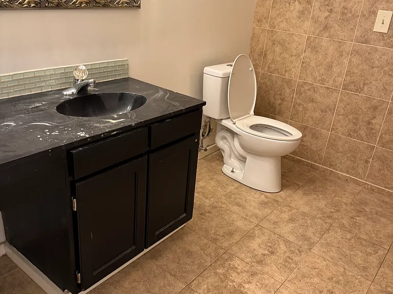 100 E Highline Cir #107 — Photo 8