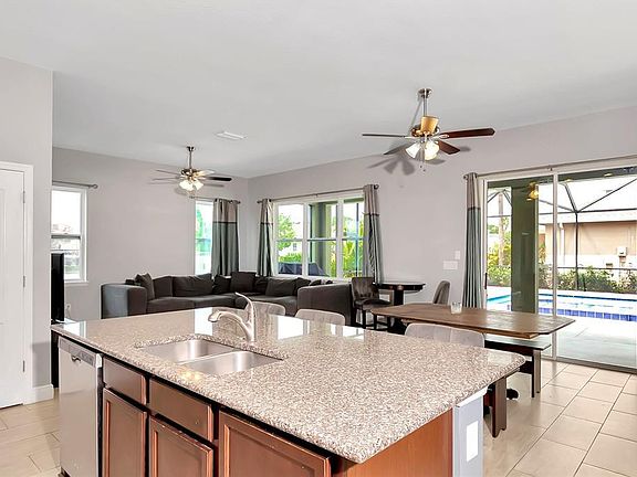 4th image of 883 Molly Cir