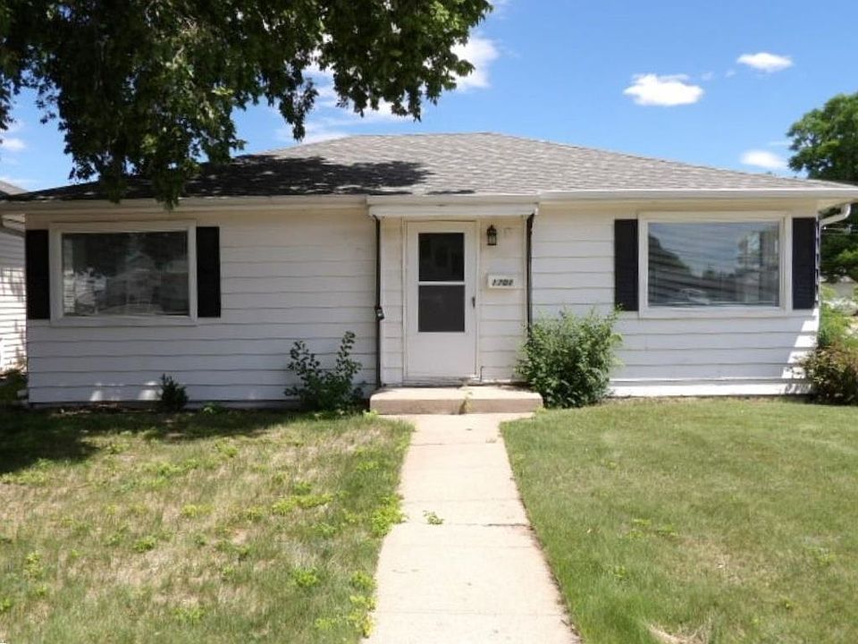 1st image of 1701 W 1st
