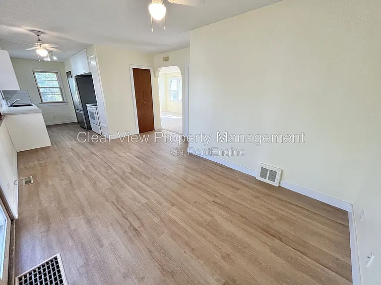 319 8a Ave S #UPPER — Photo 9