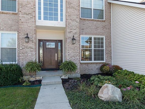 2nd image of 12099 Everwood Cir