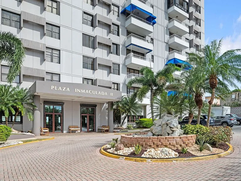 Ave Ponce de Leon 1717 Condominio Plaza Inmaculada — Photo 1
