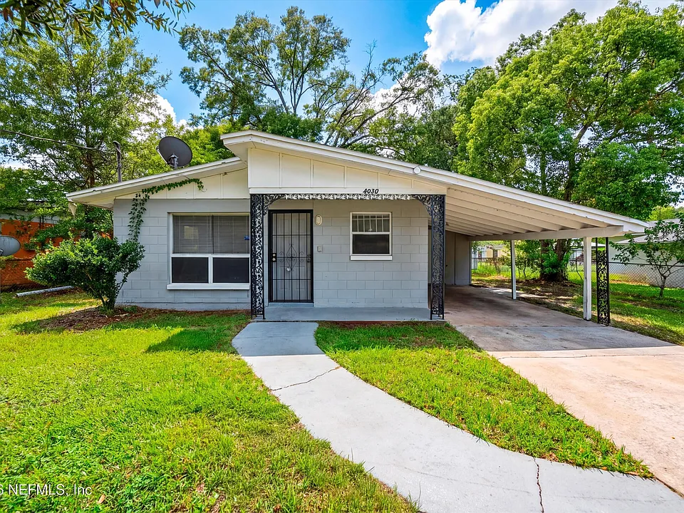 4030 Leonard Cir E