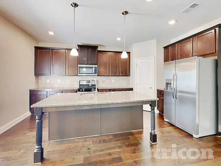 301 Scenic View Ln — Photo 7