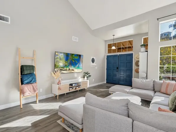 965 Gallery Dr, Oceanside, CA 92057