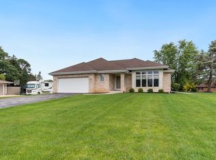 335 E Francis Rd, New Lenox, IL 60451