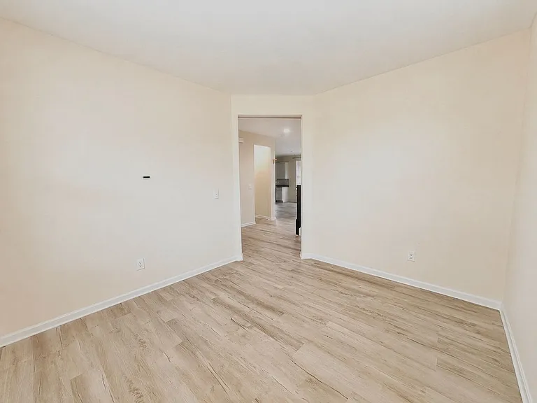 1034 Autumn Crest Ln — Photo 3