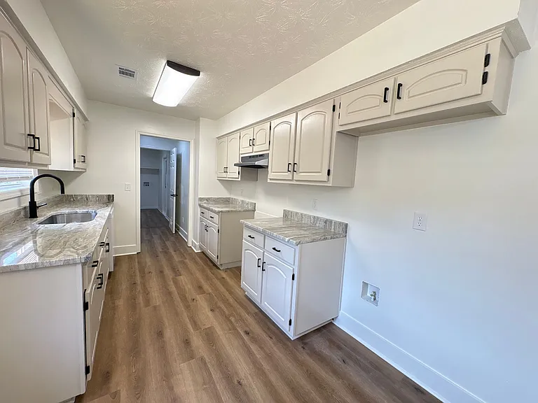 2107 S Seale Rd — Photo 5