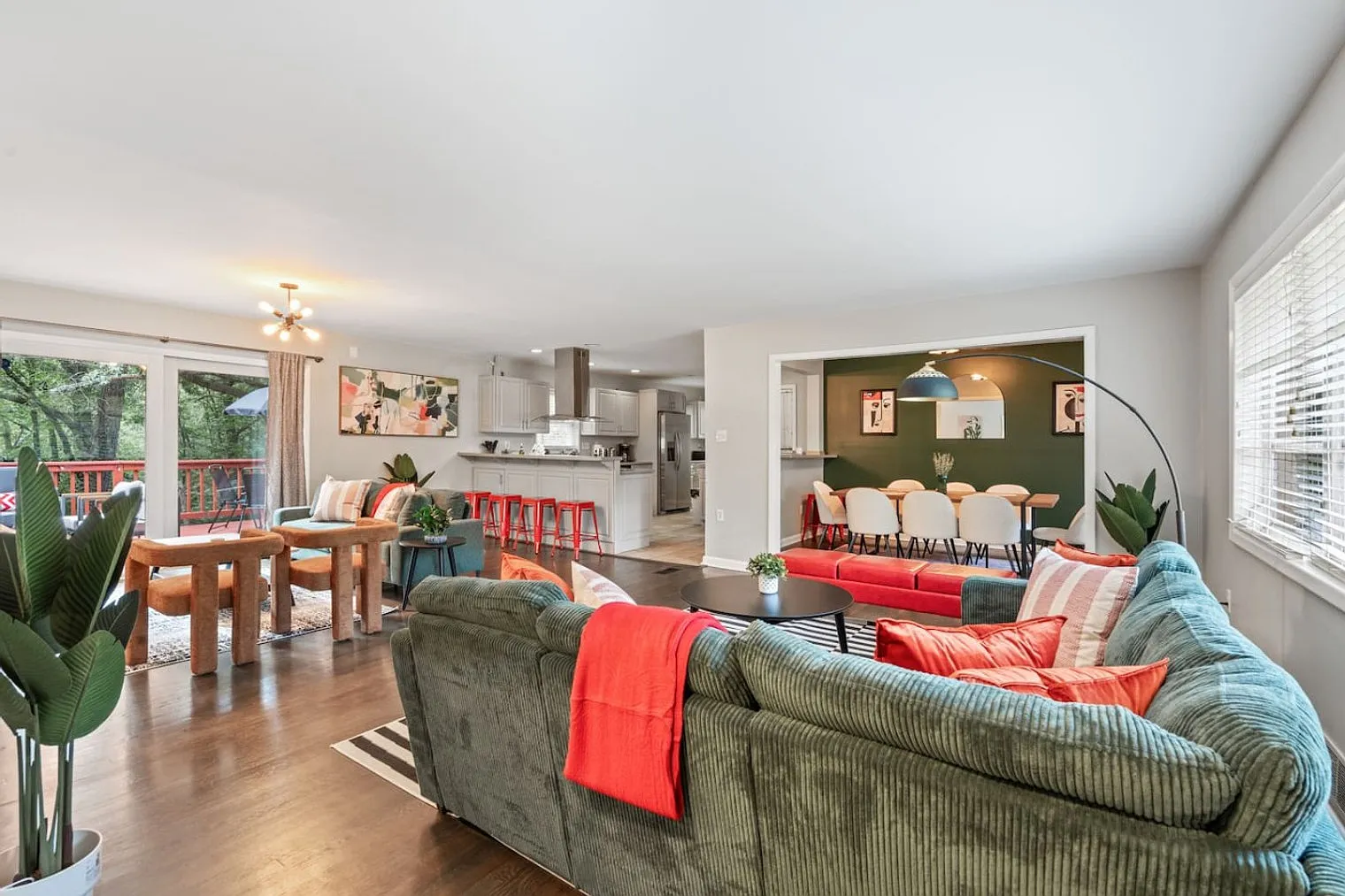 4 bed, 3.0 bath, 3003 sqft, $7,748 — Photo 3