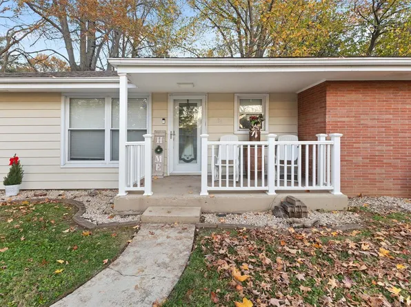 36 Mark Dr, Fairview Heights, IL 62208