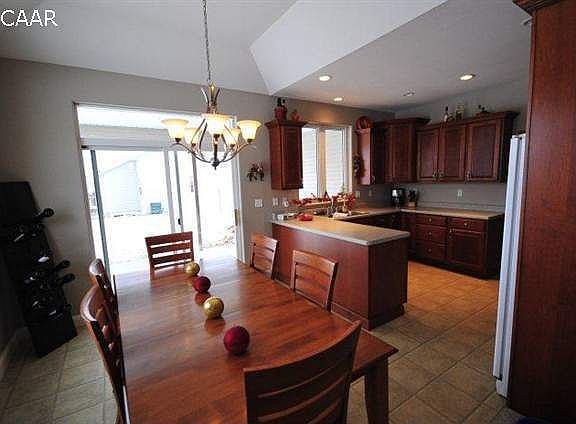 4th image of 268 W Goldfinch Dr