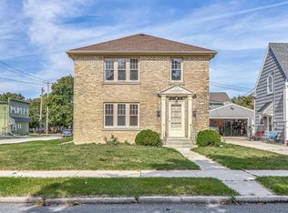 1622 Torrison Dr, Manitowoc, WI 54220