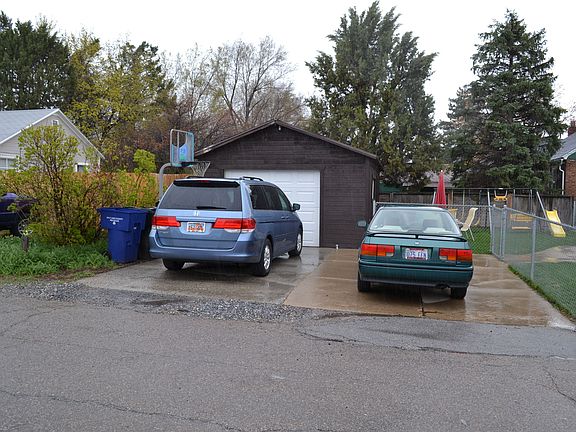 1 Car Garage