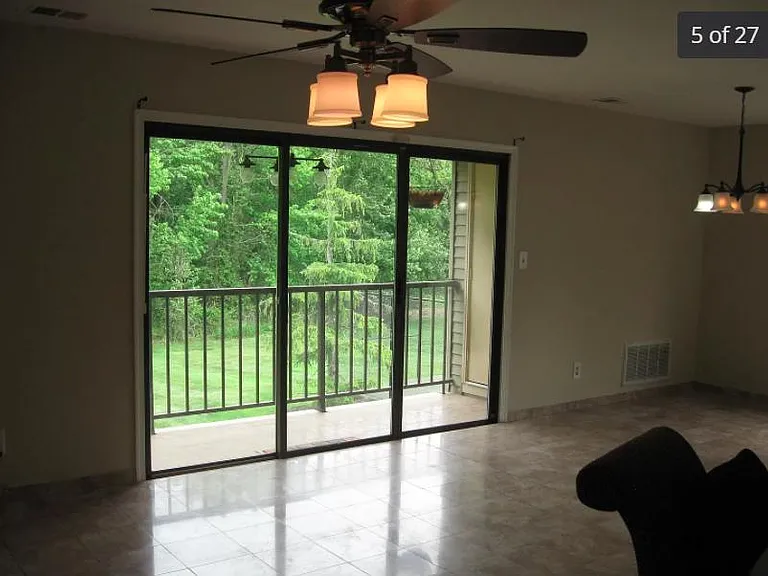174 Wyndham Pl — Photo 6
