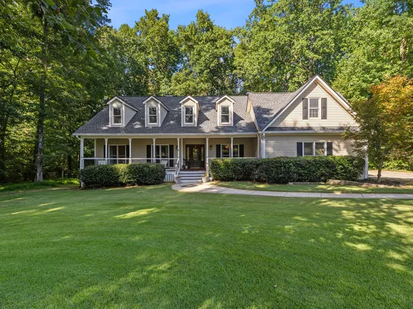 270 Tomahawk Dr, Sharpsburg, GA 30277