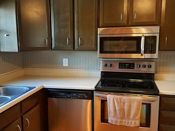 5th image of 41 S Newland Ct