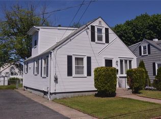 89 Olympia Ave, Pawtucket, RI 02861