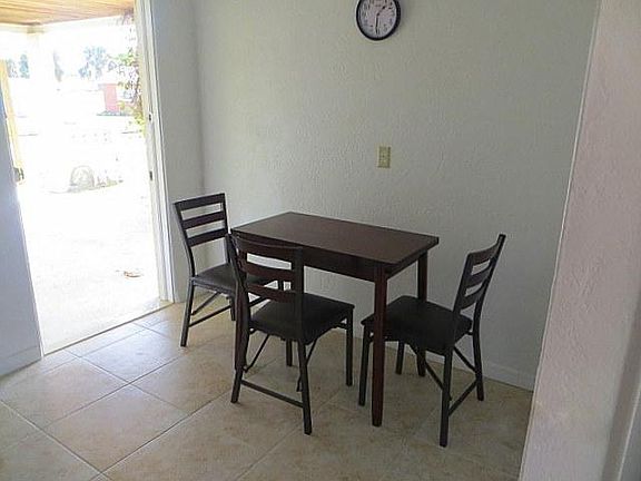 4th image of 25 Seaview Dr
