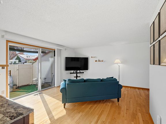 5th image of 2114 SE 148th Pl
