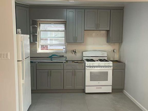3rd image of 5177 Manilla St Floor 3