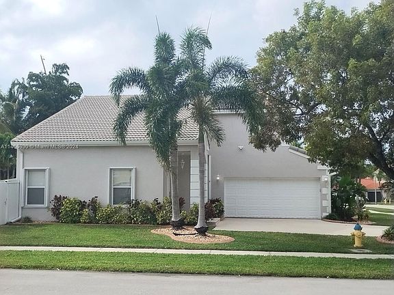 4th image of 17502 NW 12th St