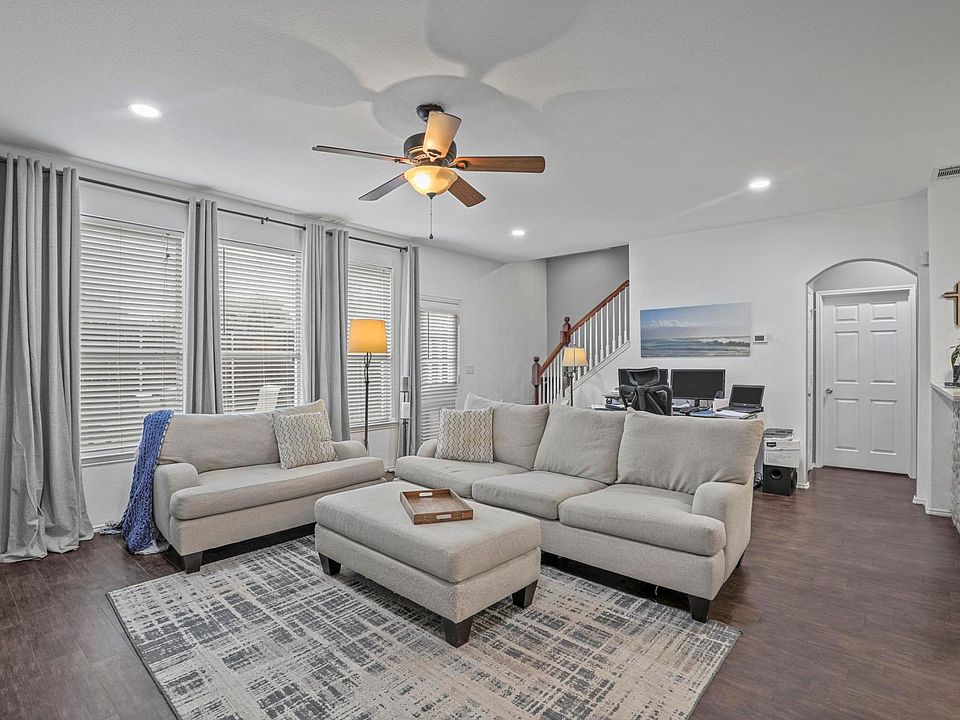1st image of 2129 Woodhaven Dr