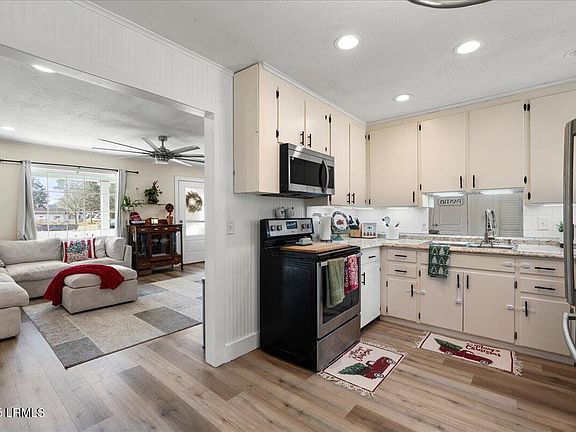 5th image of 48 Ponderosa Drive